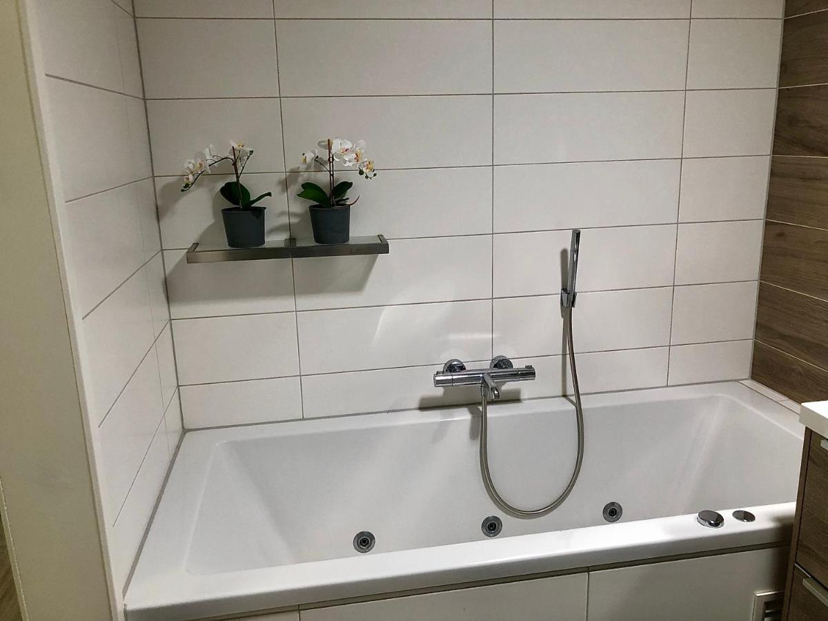 Holiday home Holtingerhuys Uffelte- Giethoorn! Tegen Betaling Wellness!!! *